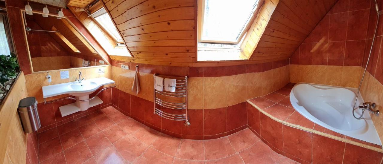 Platan Panzio Hotel Добогокьо Екстериор снимка
